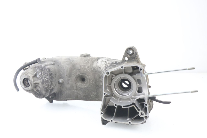 photo de LEFT ENGINE CRANKCASE YAMAHA XMAX X-MAX 125 (2006 - 2009)