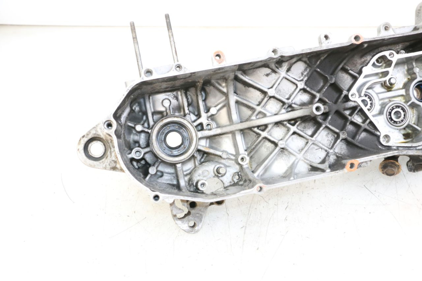 photo de LEFT ENGINE CRANKCASE YAMAHA BW'S 50 (2004 - 2017)