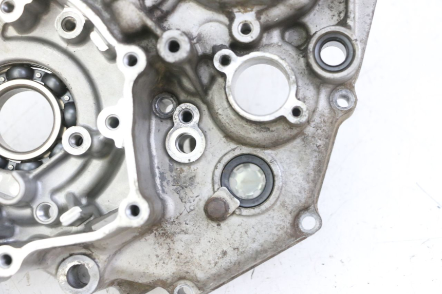 photo de LEFT ENGINE CRANKCASE YAMAHA YZ-F YZF 250 (2007 - 2013)