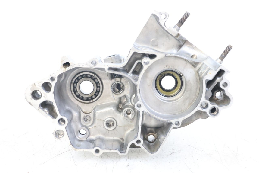 photo de LEFT ENGINE CRANKCASE YAMAHA YZ 85 (2002 - 2018) - Component detail