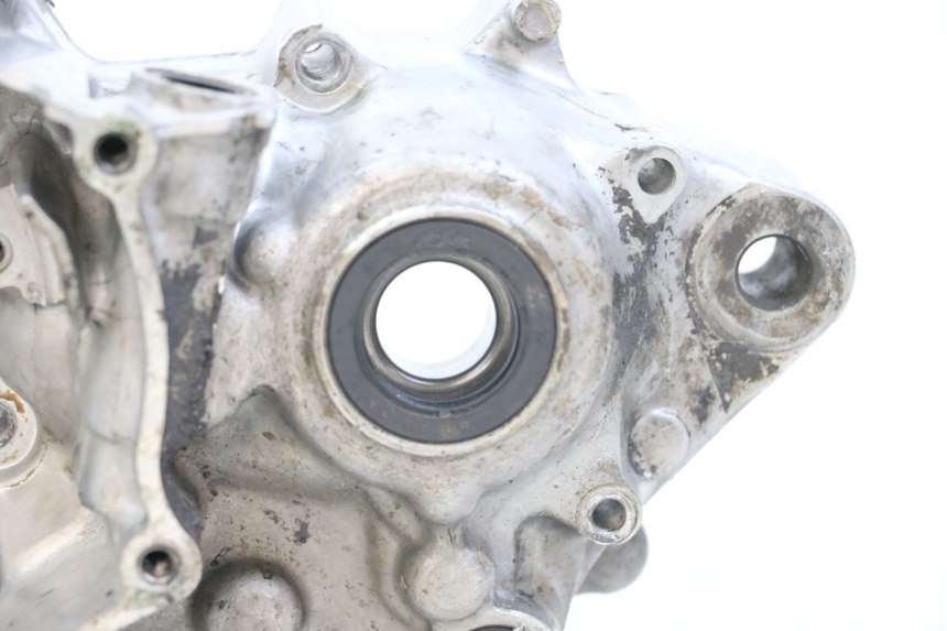 photo de LEFT ENGINE CRANKCASE YAMAHA YZ 85 (2002 - 2018) - Component zoom