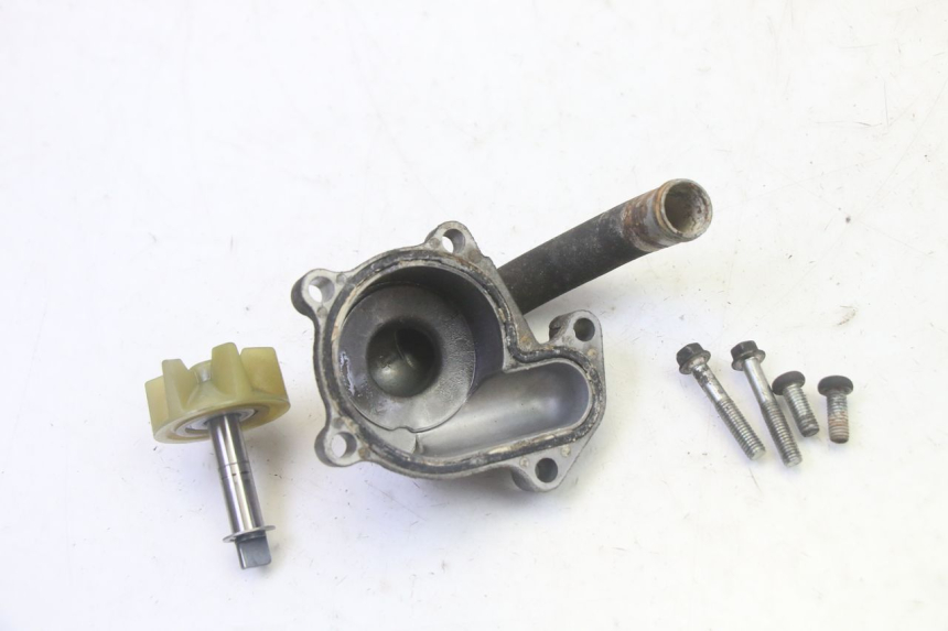 photo de WATER PUMP COVER SUZUKI BURGMAN 125 (2007 - 2014)