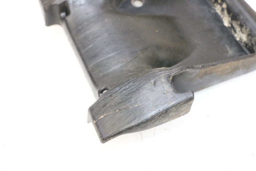 photo de REAR WHEEL SHAFT COVER YAMAHA YFM R RAPTOR 250 (2008 - 2014) - Alternative perspective