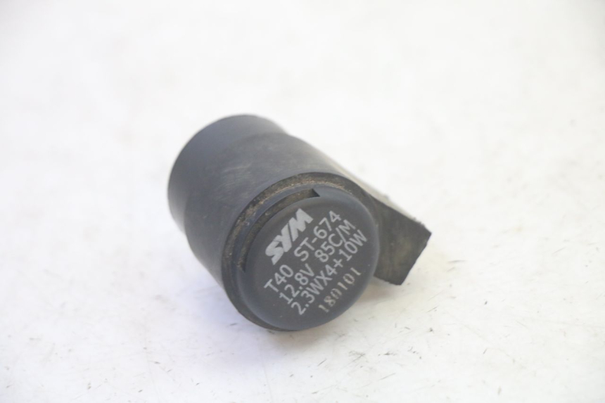 photo de FLASHER RELAY SYM CROX 4T 50 (2016 - 2023) - Zoom on usage condition