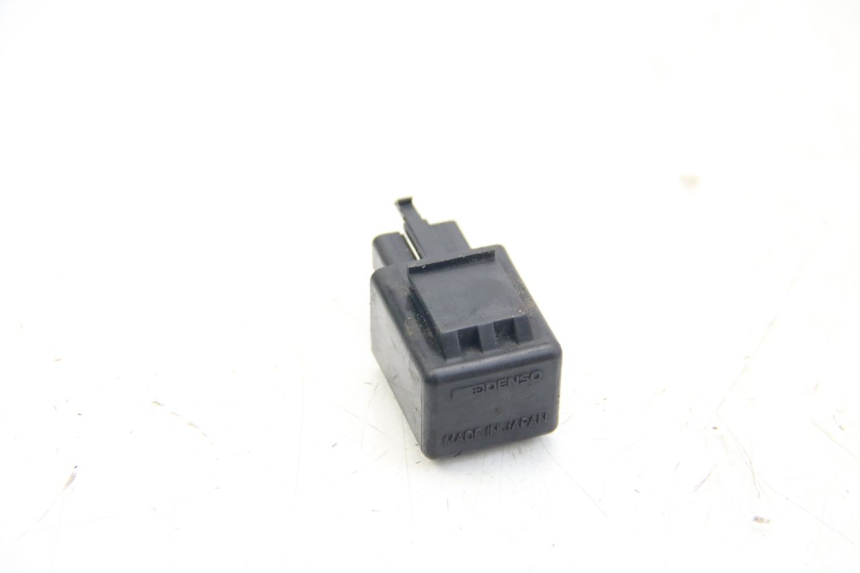 photo de FLASHER RELAY YAMAHA FZS FAZER 600 (2001 - 2003)