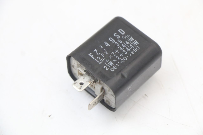 photo de TURN SIGNAL RELAY SUZUKI GN 125 (1997 - 2000)