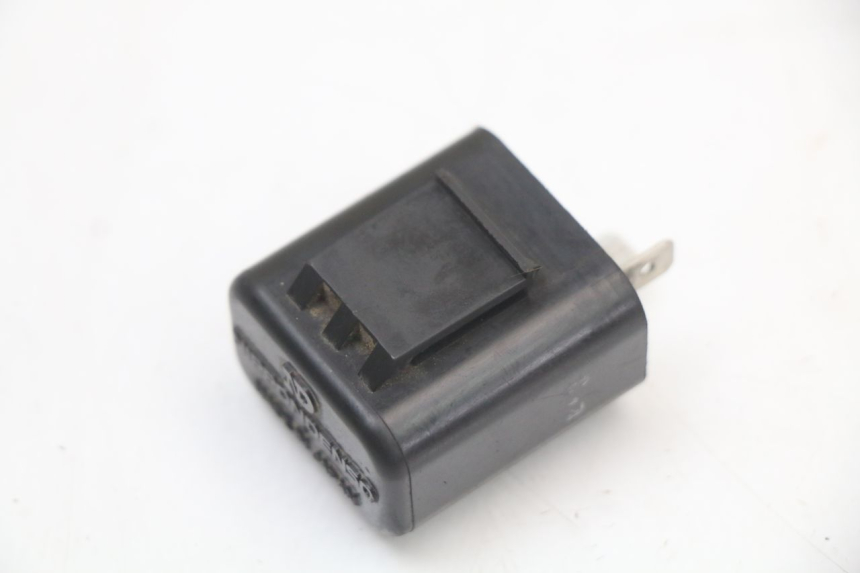 photo de TURN SIGNAL RELAY SUZUKI GN 125 (1997 - 2000)