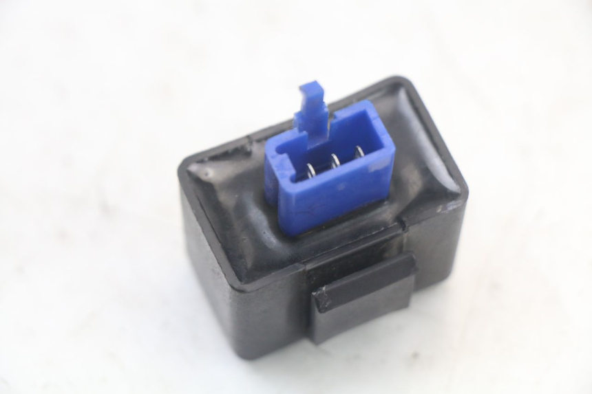 photo de TURN SIGNAL RELAY HUSQVARNA SVARTPILEN 401 (2018 - 2023)