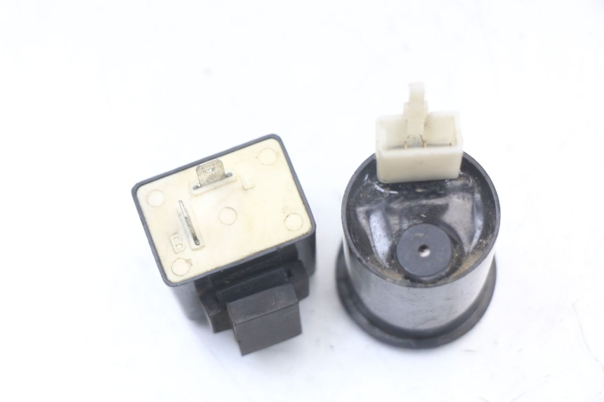photo de TURN SIGNAL RELAY HYTRACK HY S 4X4 410 (2013 - 2016)
