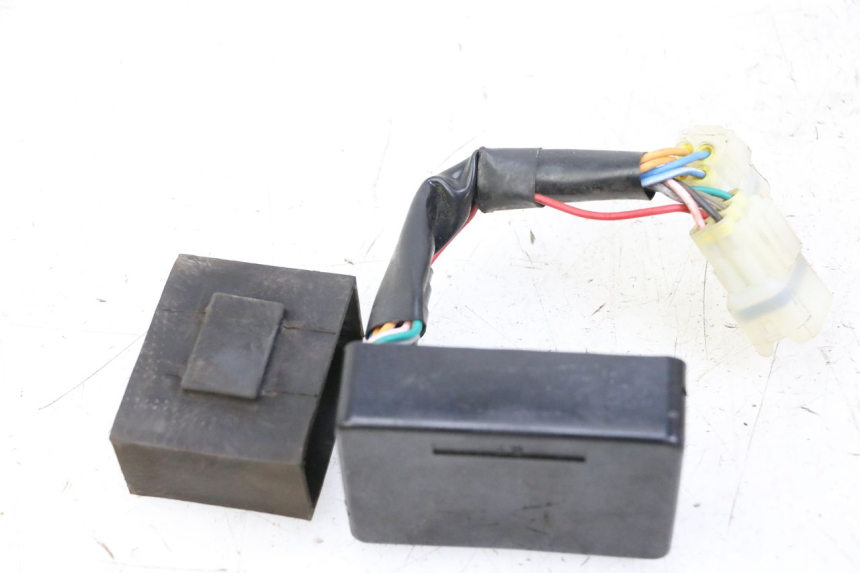 photo de TURN SIGNAL RELAY SYM JOYMAX 125 (2010 - 2017)