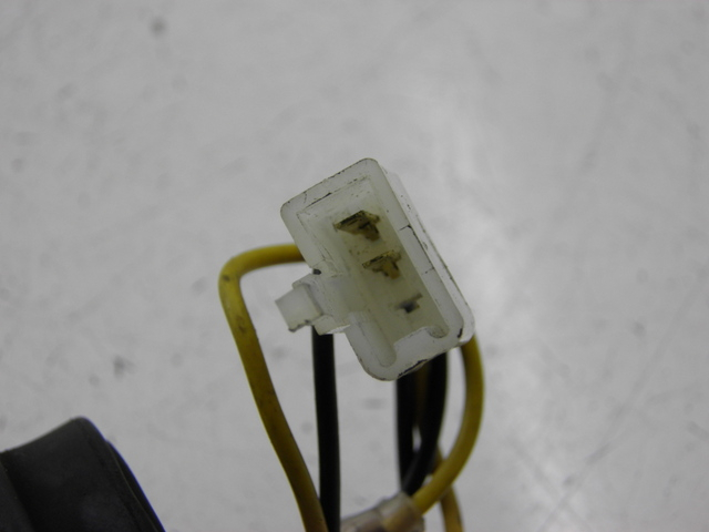 photo de TURN SIGNAL RELAY KAWASAKI ER - 5 500 (1997 - 2000) - Zoom on usage condition