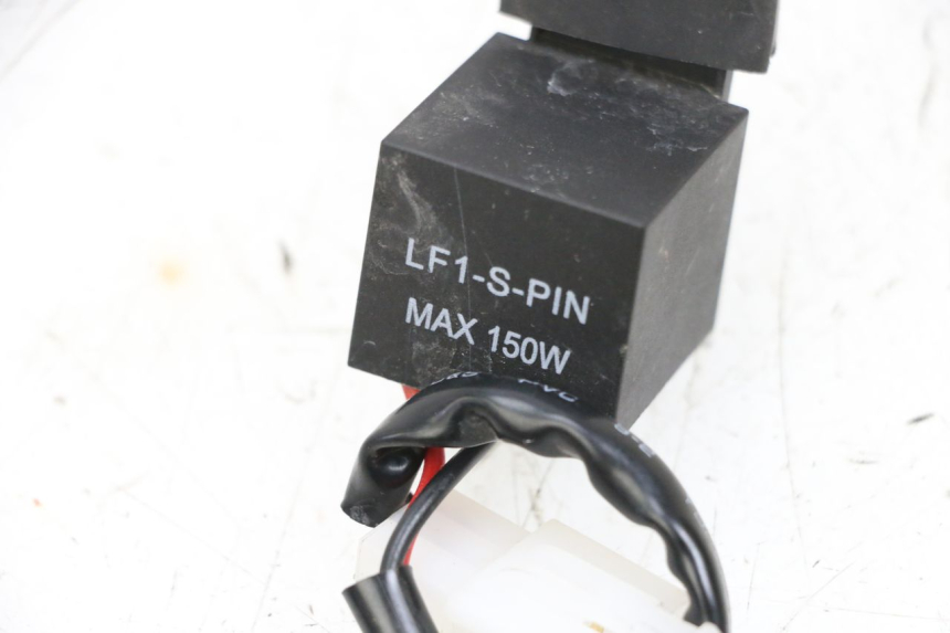 photo de TURN SIGNAL RELAY YAMAHA MT-07 MT07 ABS 700 (2018 - 2020) - Technical close-up