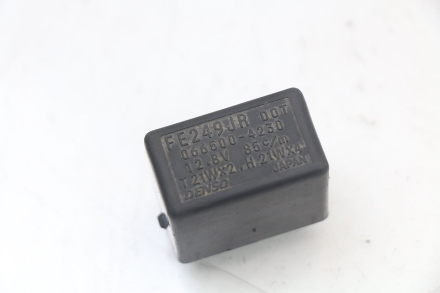 photo de TURN SIGNAL RELAY SUZUKI GSR 750 (2011 - 2017)