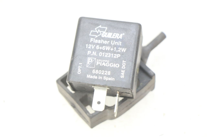 photo de FLASHER RELAY PIAGGIO VESPA GTS IGET ABS 125 (2017 - 2023)
