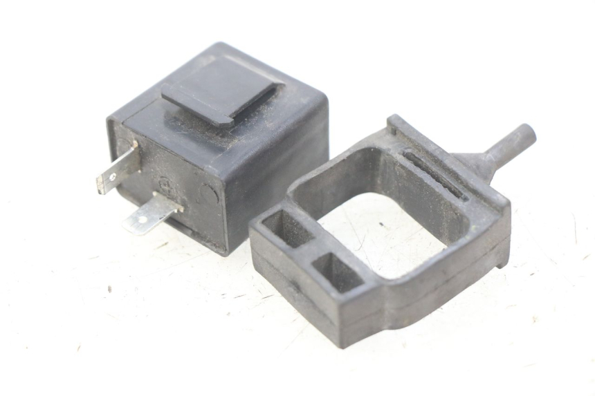 photo de FLASHER RELAY PIAGGIO VESPA GTS IGET ABS 125 (2017 - 2023)