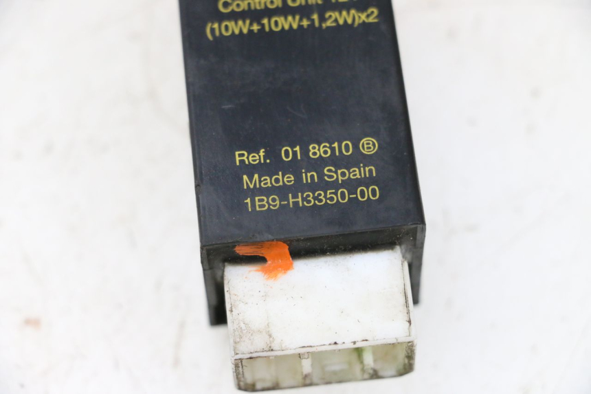 photo de FLASHER RELAY YAMAHA XMAX X-MAX 125 (2006 - 2009) - Alternative perspective