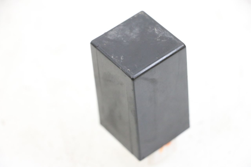 photo de FLASHER RELAY YAMAHA YP MAJESTY 125 (2002 - 2006) - Zoom on usage condition