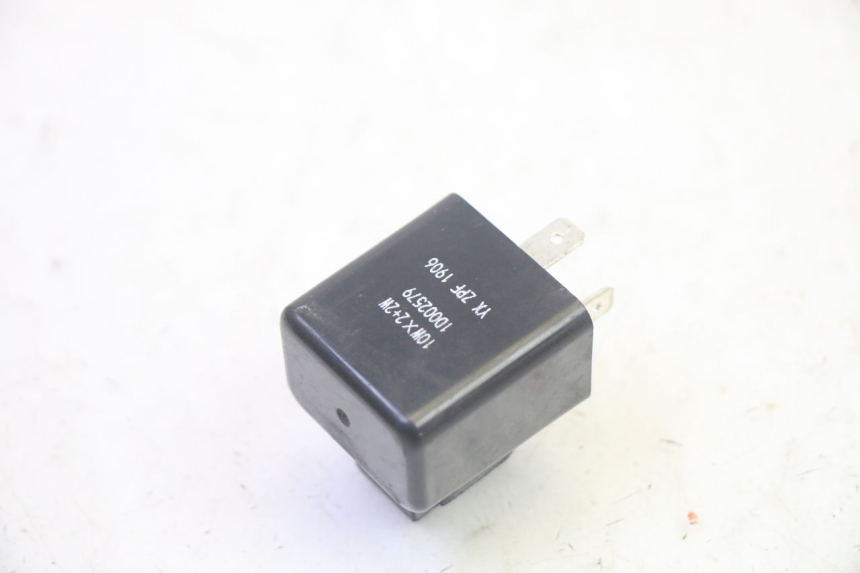 photo de FLASHER RELAY PIAGGIO ZIP 4T 50 (2018 - 2020) - Component detail