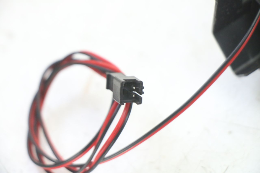 photo de REAR RIGHT TURN SIGNAL URBANGLIDE E-CROSS PRO 1