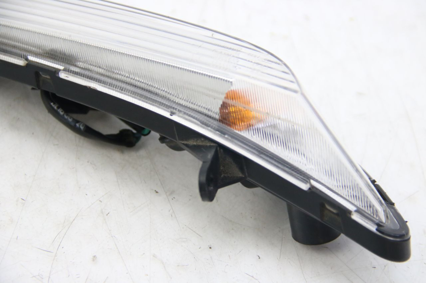 photo de RIGHT REAR TURN SIGNAL ECCITY ARTELEC 670 1 (2013 - 2017)