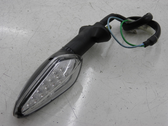 photo de REAR RIGHT TURN SIGNAL KYMCO QUANNON NAKED 125 (2010) - Zoom on usage condition