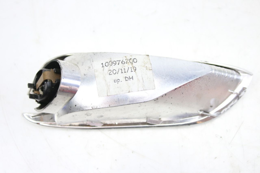 photo de REAR RIGHT TURN SIGNAL APRILIA SR R 2T LC 50 (2018 - 2021)