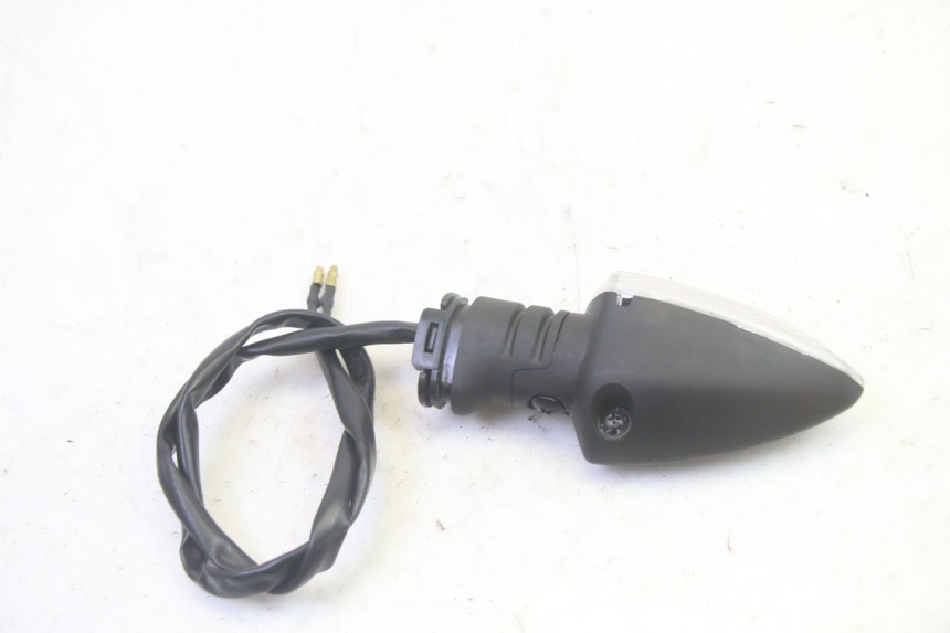 photo de REAR RIGHT TURN SIGNAL YAMAHA TRICITY 300 (2020 - 2024) - Alternative perspective