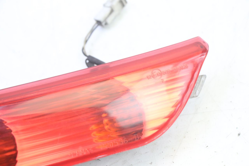 photo de RIGHT REAR TURN SIGNAL PIAGGIO X8 125 (2004 - 2007) - Zoom on usage condition