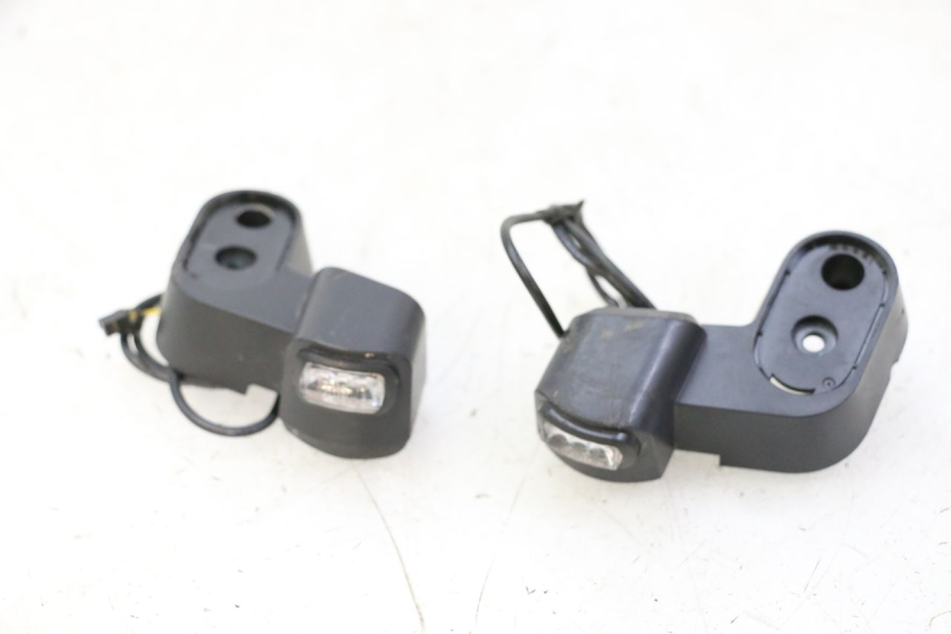 photo de REAR TURN SIGNAL SEGWAY NINEBOT F65I 1
