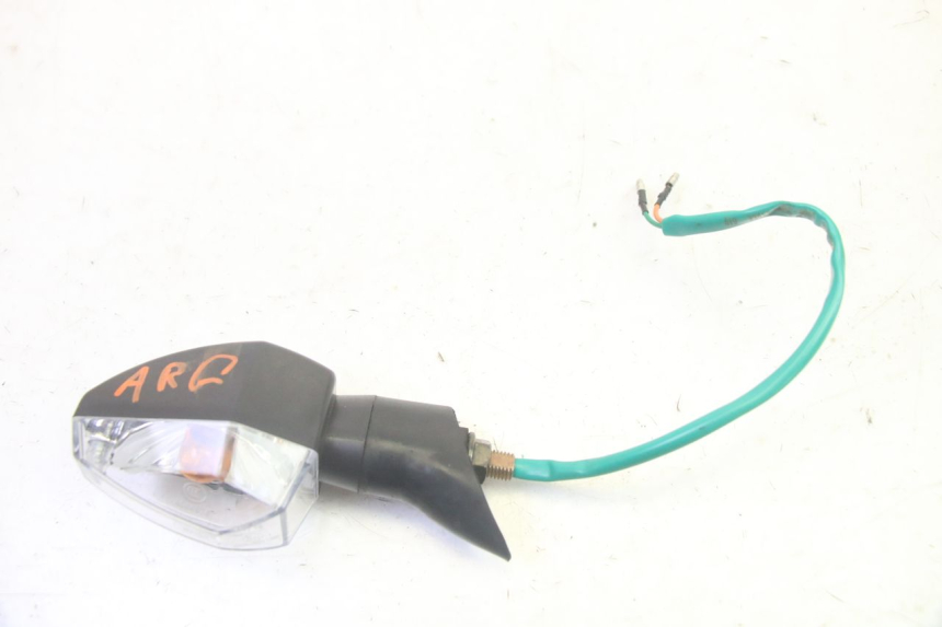 photo de LEFT REAR TURN SIGNAL SYM CROX 4T 50 (2016 - 2023) - Zoom on usage condition