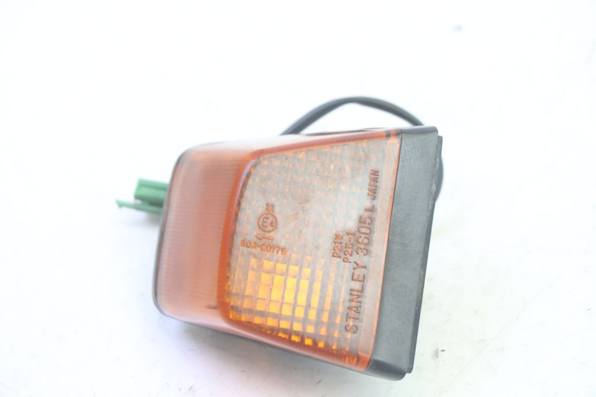 photo de REAR LEFT TURN SIGNAL KAWASAKI GPX R WARBIRD 600 (1988 - 1993) - Zoom on usage condition