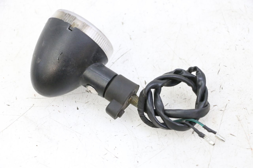 photo de REAR LEFT TURN SIGNAL KEEWAY K-LIGHT KLIGHT 125 (2018 - 2025) - Zoom on usage condition