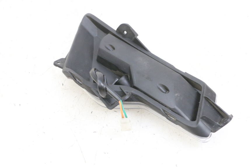 photo de REAR LEFT TURN SIGNAL EFUN PUSA 1 - Alternative perspective