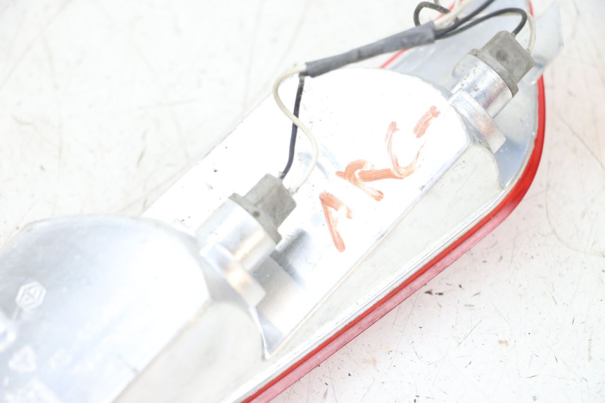 photo de LEFT REAR TURN SIGNAL PIAGGIO X8 125 (2004 - 2007) - Technical close-up