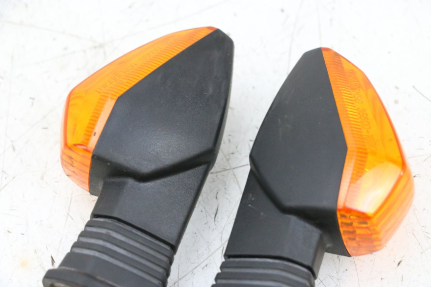photo de REAR TURN SIGNAL SUZUKI GSXR GSX-R 1000 (2003 - 2004) - Additional view of the item