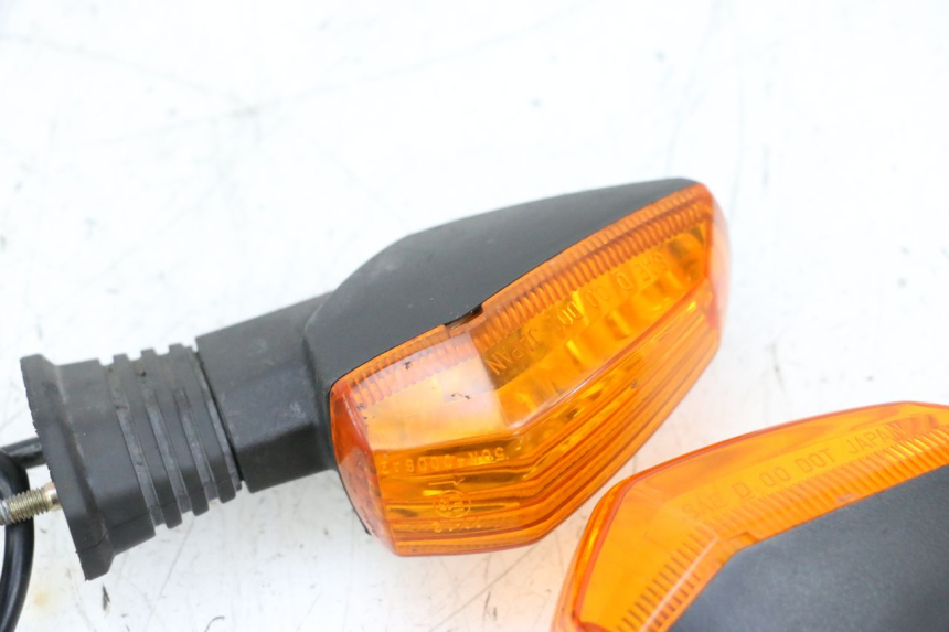 photo de REAR TURN SIGNAL SUZUKI GSXR GSX-R 1000 (2003 - 2004) - Checked used part