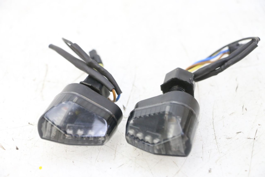 photo de REAR TURN SIGNAL PIAGGIO MP3 HPE 310 (2024 - 2025)