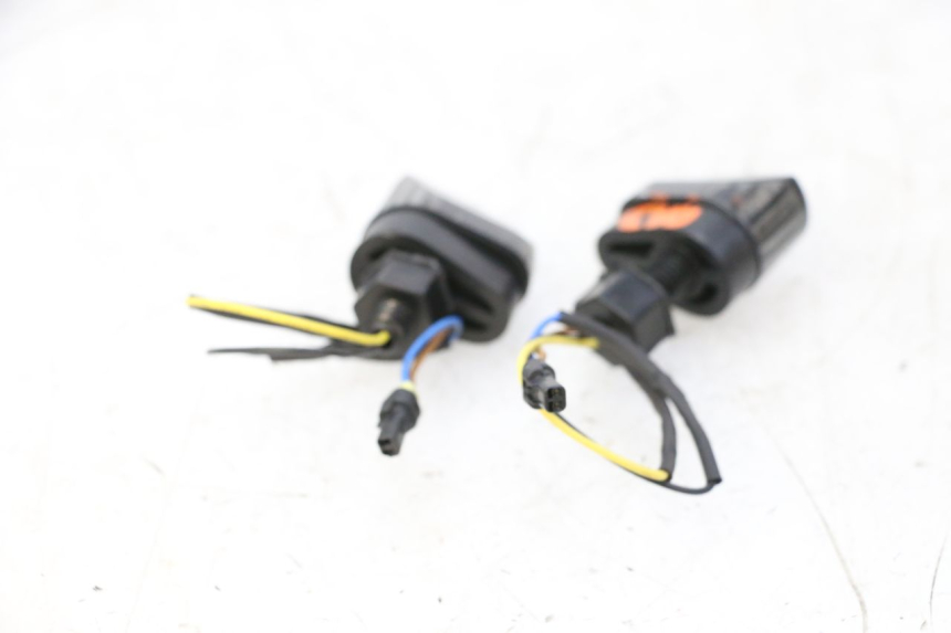 photo de REAR TURN SIGNAL PIAGGIO MP3 HPE 310 (2024 - 2025)