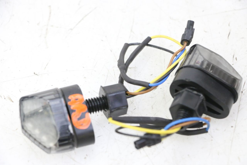 photo de REAR TURN SIGNAL PIAGGIO MP3 HPE 310 (2024 - 2025)