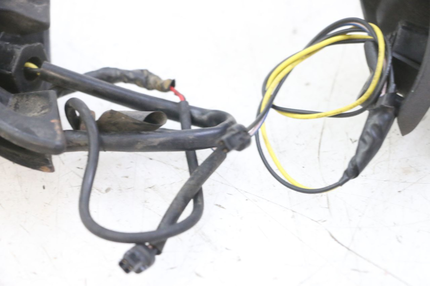 photo de REAR TURN SIGNAL PIAGGIO MP3 LT 400 (2007 - 2012)