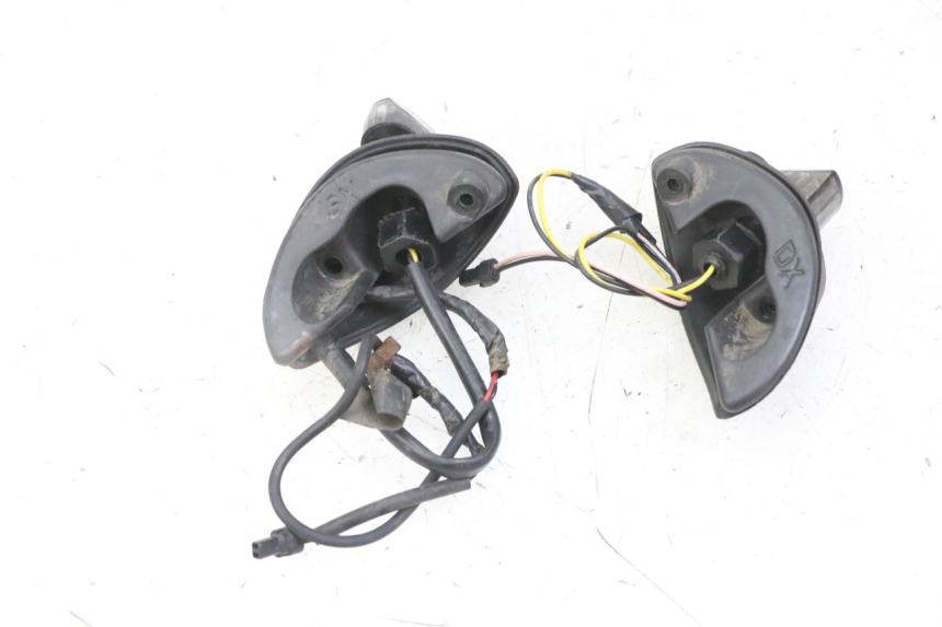 photo de REAR TURN SIGNAL PIAGGIO MP3 LT 400 (2007 - 2012)