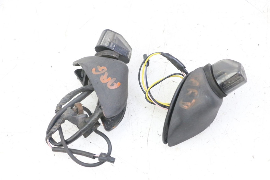 photo de REAR TURN SIGNAL PIAGGIO MP3 LT 400 (2007 - 2012)