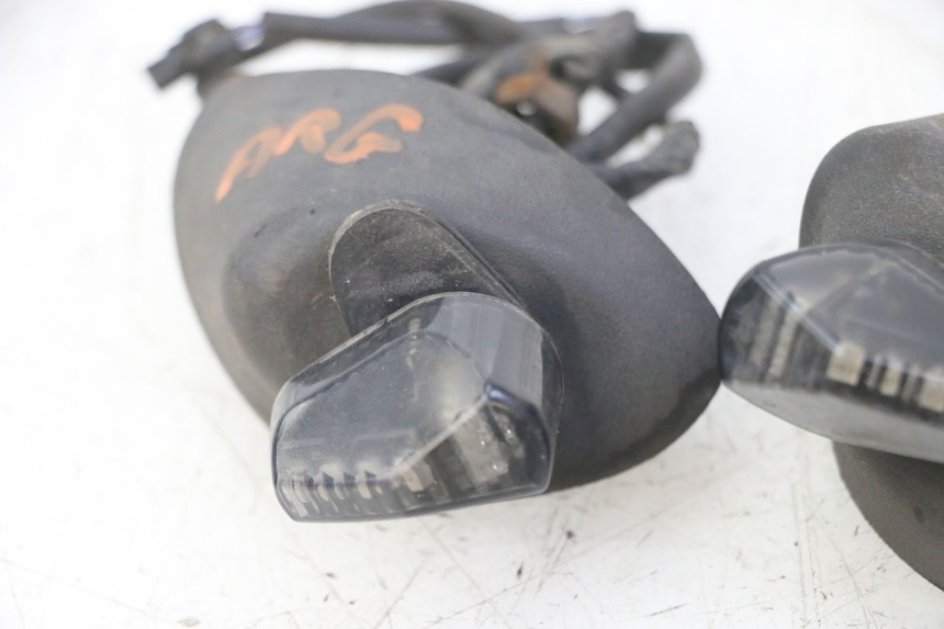 photo de REAR TURN SIGNAL PIAGGIO MP3 LT 400 (2007 - 2012)