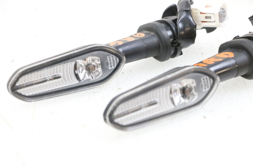 photo de REAR TURN SIGNAL YAMAHA NEO'S CORE 1 (2022 - 2026) - Component detail