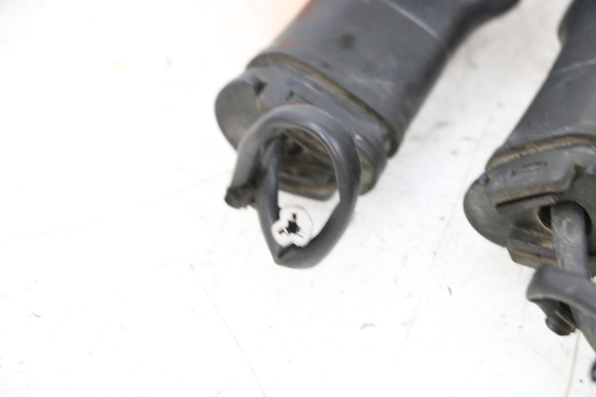 photo de REAR TURN SIGNAL YAMAHA TDM ABS 900 (2002 - 2014) - Fixing points details