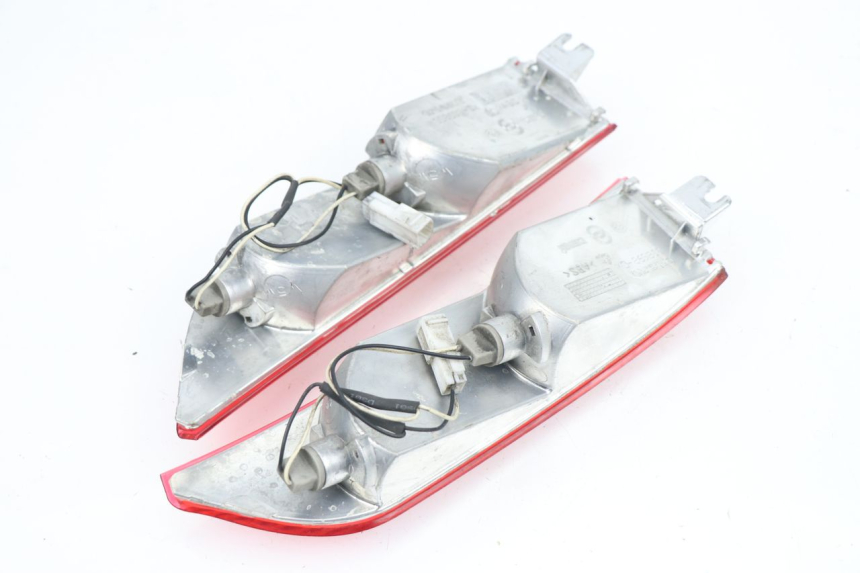 photo de REAR TURN SIGNAL PIAGGIO X8 400 (2006 - 2007)