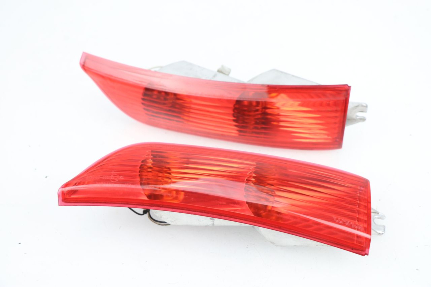 photo de REAR TURN SIGNAL PIAGGIO X8 400 (2006 - 2007)