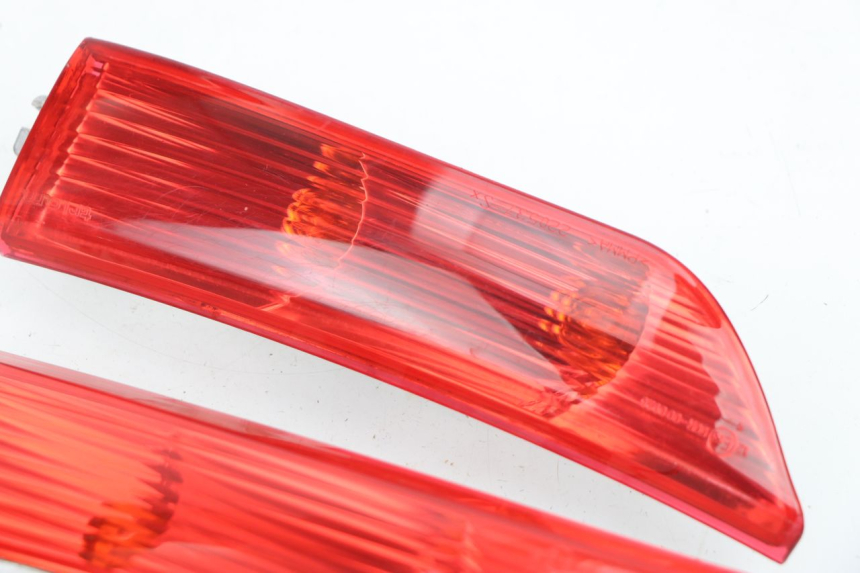 photo de REAR TURN SIGNAL PIAGGIO X8 400 (2006 - 2007)