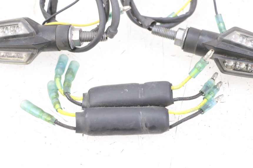 photo de REAR TURN SIGNAL YAMAHA XJ6 ABS 600 (2008 - 2016)