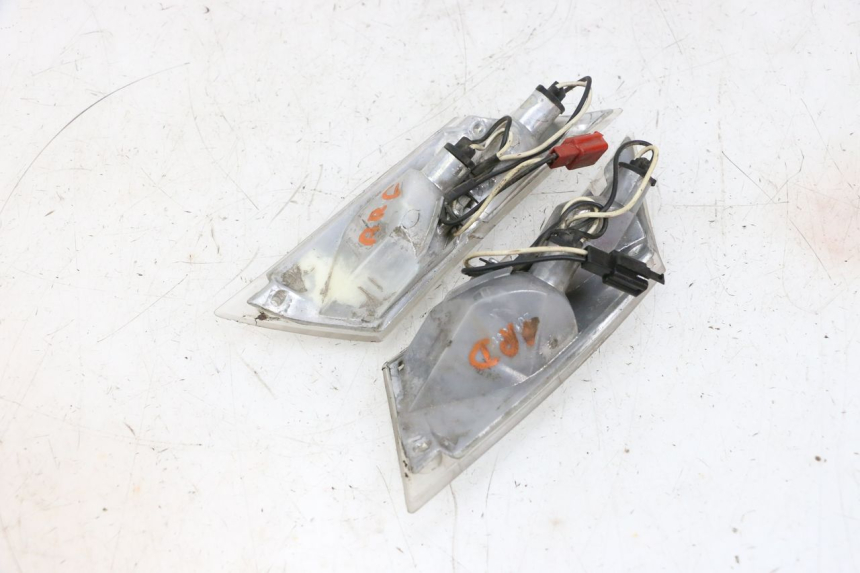 photo de REAR TURN SIGNAL PIAGGIO ZIP 2T 50 (2009 - 2019) - Alternative perspective